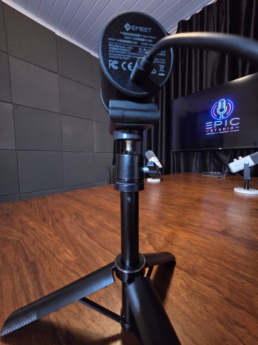 Câmera Emeet S600 4K em perspectiva no Epic Studio